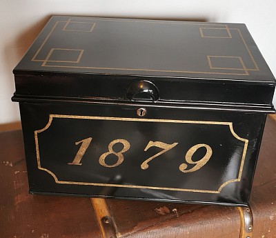 Bellatrix Lestrange's vault box, prop replica Gringotts bank