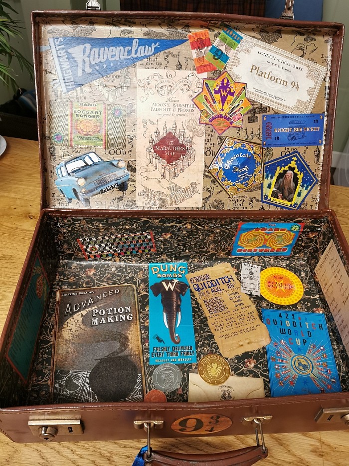 Vintage suitcase quidditch World Cup Harry Potter